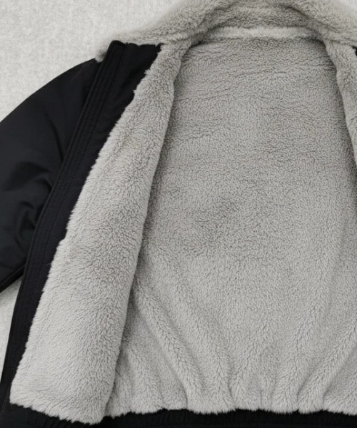 ARULE（アルール）の「A'GEM/9 × .kom『ARULE/アルール』Boa Lined Stand Collar Zip Blouson/ボアライニングスタンドカラージップブルゾン（ブルゾン・メンズ・ブラック・L）」の10枚目の写真