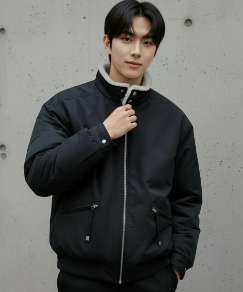 ARULE（アルール）の「A'GEM/9 × .kom『ARULE/アルール』Boa Lined Stand Collar Zip Blouson/ボアライニングスタンドカラージップブルゾン（ブルゾン・メンズ・ブラック・L）」の3枚目の写真