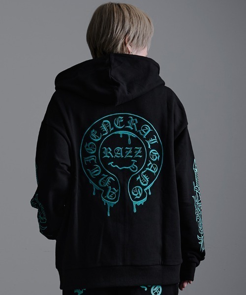 RAZZIS(ラズ)の「『RAZZIS/ラズイズ』ドロッピングサークルロゴ刺繍長袖ジップアップパーカー (パーカー・メンズ・ブラック系1/ブラック×ブルー/ブラック×ホワイト・L/M)」の21枚目の写真