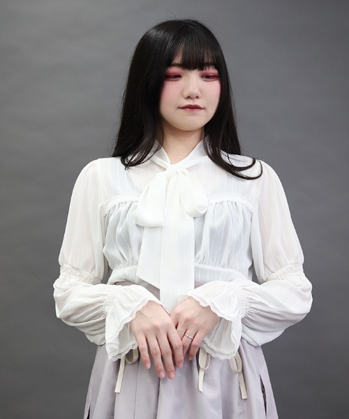 NIBBLE POISON(ニブルポイズン)の「シャーリングボウタイBL(シャツ/ブラウス・レディース・ホワイト/ラベンダー/ブラック・MEDIUM)」の7枚目の写真