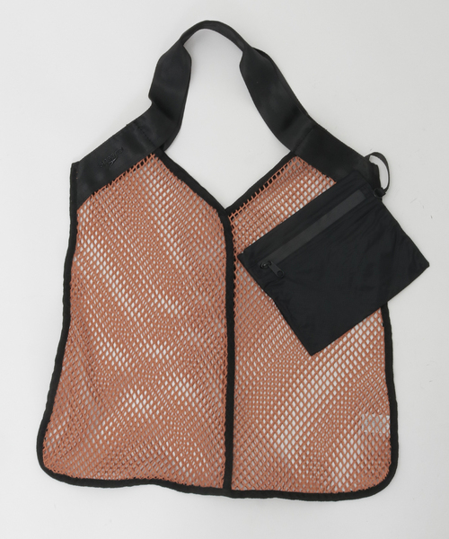 martinique(マルティニーク)の「【SPEEDO/スピード】 Mesh Tote(トートバッグ・レディース・キャメル/ブラック・FREE)」の2枚目の写真