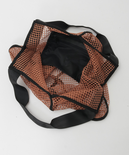 martinique(マルティニーク)の「【SPEEDO/スピード】 Mesh Tote(トートバッグ・レディース・キャメル/ブラック・FREE)」の7枚目の写真