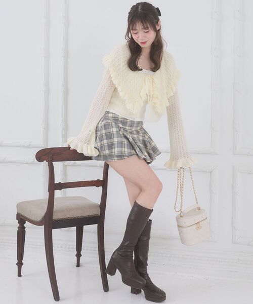 MAJESTIC LEGON(マジェスティックレゴン)の「キャミセットビッグカラーフリルカーデ(カーディガン/ボレロ・レディース・ブルー/ピンク/アイボリー/グレー・MEDIUM)」の5枚目の写真