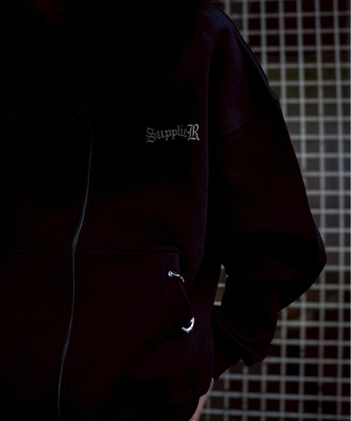 L.H.P（エルエイチピー）の「SUPPLIER/サプライヤー/【LHP EXCLUSIVE】FAUX FUR CROPPED CROSS ZIP HOODIE（パーカー・メンズ・シルバー/ピンク・XL/L/M）」の5枚目の写真