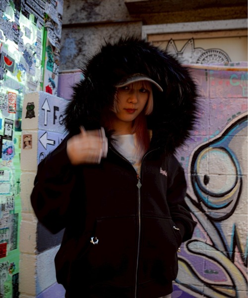 L.H.P（エルエイチピー）の「SUPPLIER/サプライヤー/【LHP EXCLUSIVE】FAUX FUR CROPPED CROSS ZIP HOODIE（パーカー・メンズ・シルバー/ピンク・XL/L/M）」の15枚目の写真