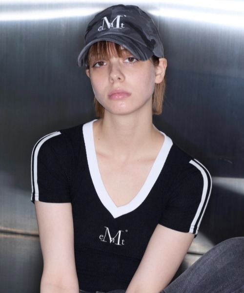 MUCENT(ムセント)の「【日本未発売/WEB限定】MUCENT(ムセント)/Vネック ライン クロップド ハーフ スリーブ Tシャツ/BINDING TRACK LINE HALF SLEEVE T(Tシャツ/カットソー・レディース・ネイビー/ベージュ/ブラック/ライトブルー・FREE)」の13枚目の写真