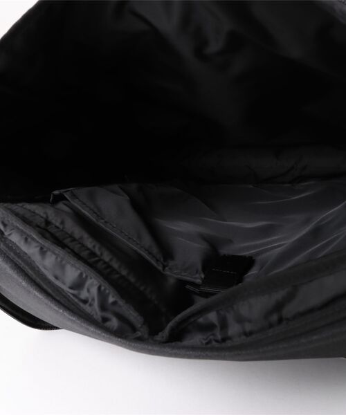 Champion（チャンピオン）の「チャンピオン リュックサック ボックス型 通学 65463（バックパック/リュック・メンズ・ブラック×ホワイト/ブラック×グリーン/ブラック×ピンク/ベージュ×ブラック・FREE）」の16枚目の写真