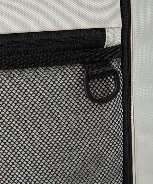 Champion(チャンピオン)の「チャンピオン リュックサック ボックス型 通学 65463(バックパック/リュック・メンズ・ブラック×ホワイト/ブラック×グリーン/ブラック×ピンク/ベージュ×ブラック・FREE)」の21枚目の写真