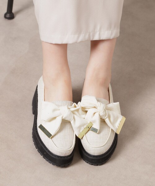 ESPERANZA（エスペランサ）の「晴雨兼用リボン厚底ローファー（パンプス・レディース・ブラック系2/アイボリー系2/ブラック・LL/M/S）」の7枚目の写真