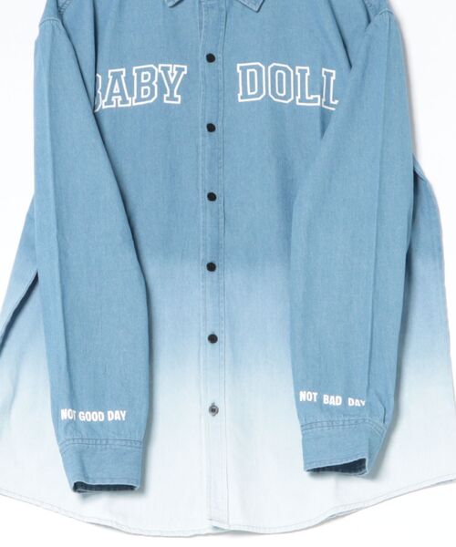 BABYDOLL(ベビードール)の「親子お揃い グラデーションダンガリーシャツ 1387A(シャツ/ブラウス・レディース・ブラック/ライトインディゴブルー・ユニセックスM/ユニセックスL/ユニセックスXL)」の4枚目の写真