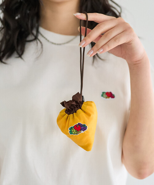 FREAK'S STORE（フリークスストア）の「FRUIT OF THE LOOM × FREAK'S STORE/フルーツオブザルーム 別注 配色 エコバッグチャーム/パッカブルバッグ/フルーツチャーム（エコバッグ/サブバッグ・レディース・レッド/ブラック/パープル/ナチュラル/サックスブルー/イエロー・ONE SIZE）」の9枚目の写真