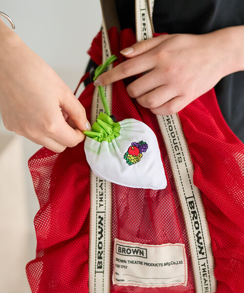 FREAK'S STORE（フリークスストア）の「FRUIT OF THE LOOM × FREAK'S STORE/フルーツオブザルーム 別注 配色 エコバッグチャーム/パッカブルバッグ/フルーツチャーム（エコバッグ/サブバッグ・レディース・レッド/ブラック/パープル/ナチュラル/サックスブルー/イエロー・ONE SIZE）」の17枚目の写真