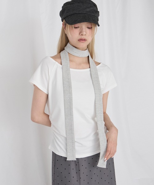 Unblend(アンブレンド)の「【Unblend】マフラーセット サイドギャザー ワンショルダー 2WAY アソート 半袖Tシャツ(Tシャツ/カットソー・レディース・ホワイト系/ブラック/ブラック系/チャコール/オフホワイト・FREE)」の2枚目の写真