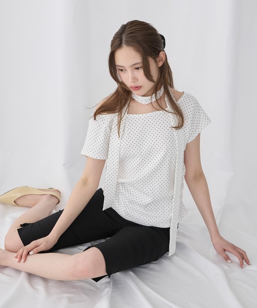 Unblend(アンブレンド)の「【Unblend】マフラーセット サイドギャザー ワンショルダー 2WAY アソート 半袖Tシャツ(Tシャツ/カットソー・レディース・ホワイト系/ブラック/ブラック系/チャコール/オフホワイト・FREE)」の18枚目の写真