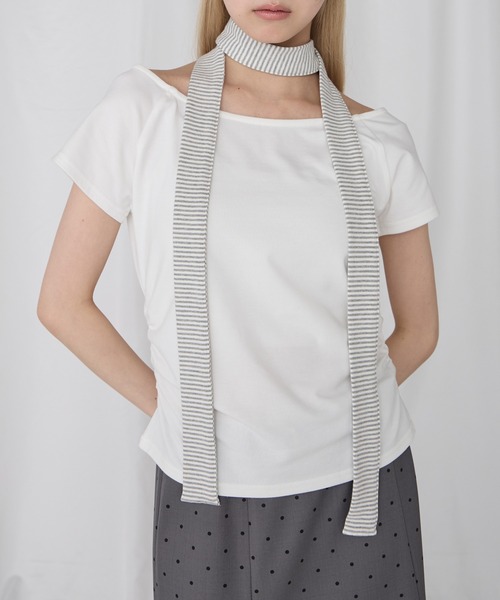 Unblend(アンブレンド)の「【Unblend】マフラーセット サイドギャザー ワンショルダー 2WAY アソート 半袖Tシャツ(Tシャツ/カットソー・レディース・ホワイト系/ブラック/ブラック系/チャコール/オフホワイト・FREE)」の6枚目の写真