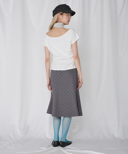 Unblend(アンブレンド)の「【Unblend】マフラーセット サイドギャザー ワンショルダー 2WAY アソート 半袖Tシャツ(Tシャツ/カットソー・レディース・ホワイト系/ブラック/ブラック系/チャコール/オフホワイト・FREE)」の8枚目の写真