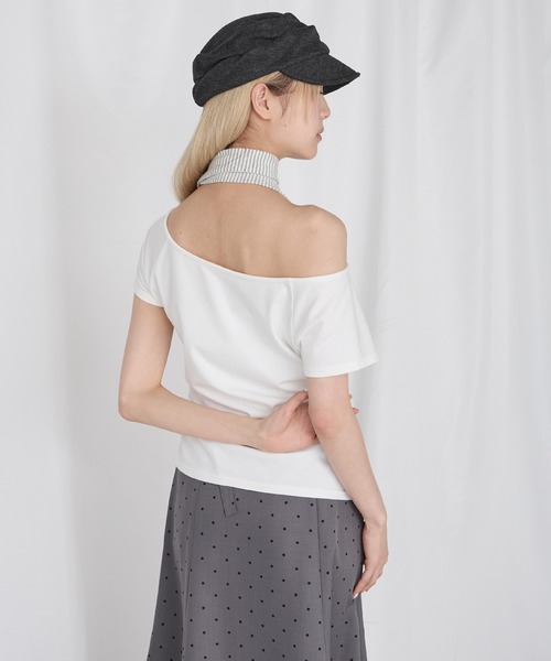 Unblend(アンブレンド)の「【Unblend】マフラーセット サイドギャザー ワンショルダー 2WAY アソート 半袖Tシャツ(Tシャツ/カットソー・レディース・ホワイト系/ブラック/ブラック系/チャコール/オフホワイト・FREE)」の14枚目の写真