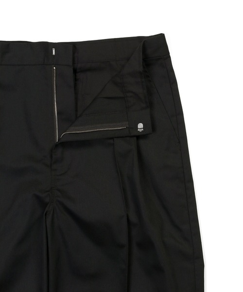 The DUFFER of ST.GEORGE（ザダファーオブセントジョージ）の「CREASE LINE WIDE CHINO：クリースライン ワイド チノパンツ（チノパンツ・メンズ・スミクロ/ベージュ・MEDIUM/X-LARGE/LARGE）」の11枚目の写真