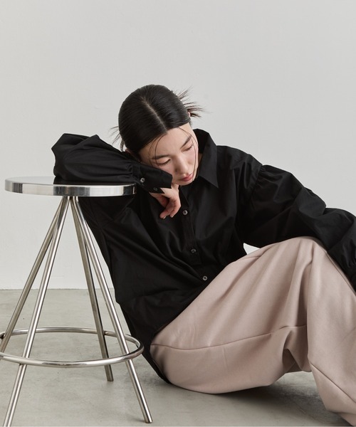 NUJOH(ヌゾ)の「Balloon Sleeve Cotton Shirt / バルーンスリーブコットンシャツ(シャツ/ブラウス・レディース・ライトブルー/ブラック/ホワイト・FREE)」の20枚目の写真