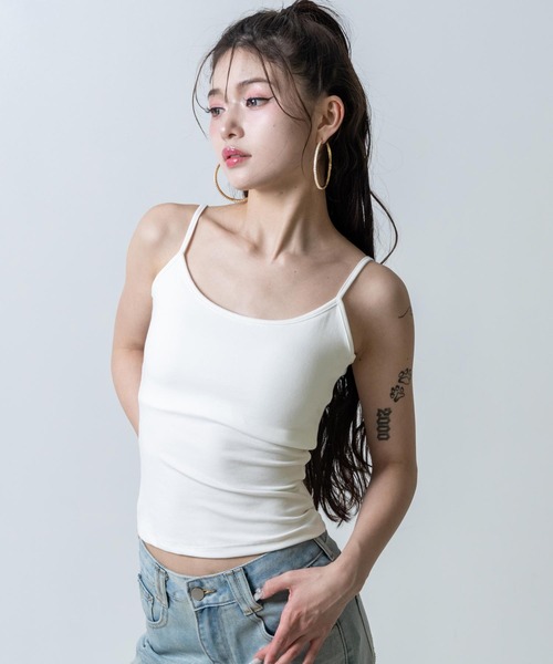 ANAP(アナップ)の「カップ付 バックオープン キャミソール(キャミソール・レディース・アイボリー/ブラック/ホワイト・F)」の5枚目の写真