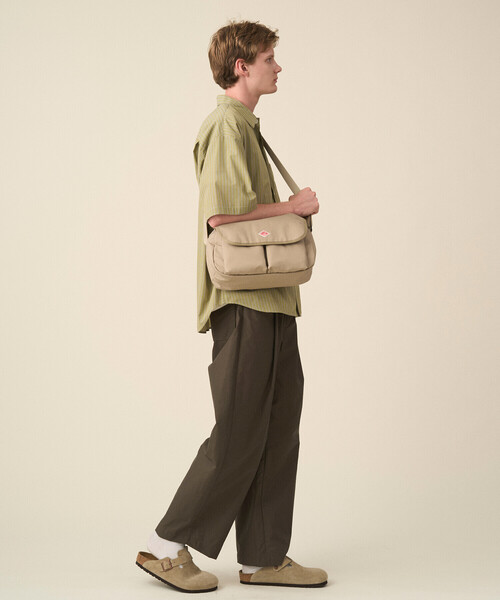DANTON(ダントン)の「Canvas Shoulder Bag〈OBERKAMPF〉(ショルダーバッグ・レディース・ベージュ/イエロー/サックスブルー/ブラック/アイボリー/グレー・-)」の9枚目の写真