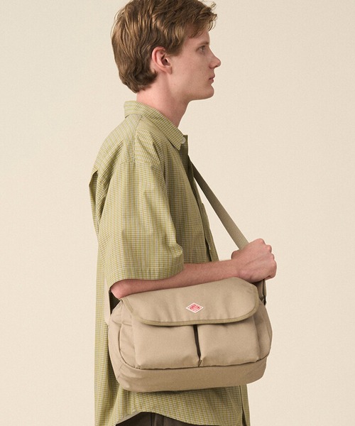 DANTON(ダントン)の「Canvas Shoulder Bag〈OBERKAMPF〉(ショルダーバッグ・レディース・ベージュ/イエロー/サックスブルー/ブラック/アイボリー/グレー・-)」の5枚目の写真