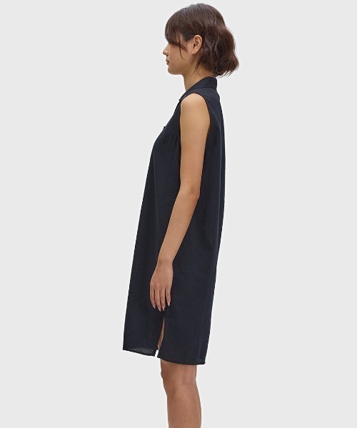 FRED PERRY(フレッドペリー)の「Sheer Stripe Sleeveless Dress/シアーストライプノースリーブワンピース(ワンピース・レディース・ブラック・8/10)」の5枚目の写真