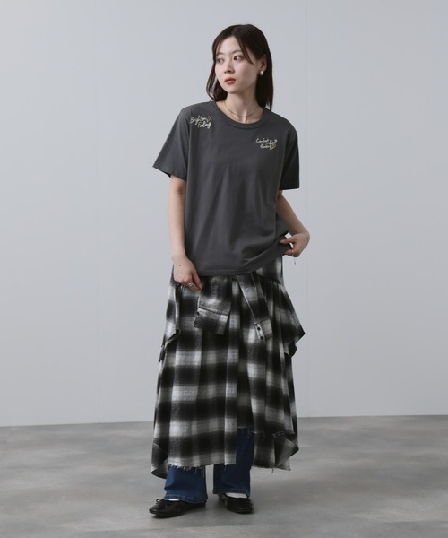 NAVY（ネイビー）の「ベーシックプリントT1（Tシャツ/カットソー・レディース・グレー/チャコールグレー/ホワイト系1/ホワイト系2・M/L）」の17枚目の写真