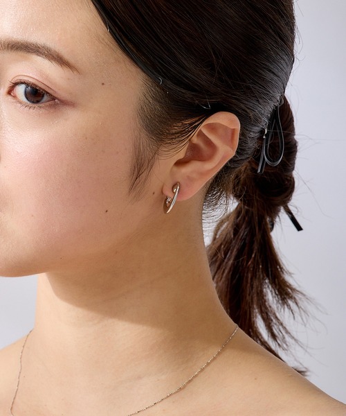 CALIN STANDARD(カリンスタンダード)の「◆金属アレルギー対応◆◆made in japan◆【痛くない】【落ちにくい】【ストレスフリーな着け心地】スリムライン グランループフィットイヤリング(イヤリング・レディース・シルバー/ゴールド・FREE)」の15枚目の写真