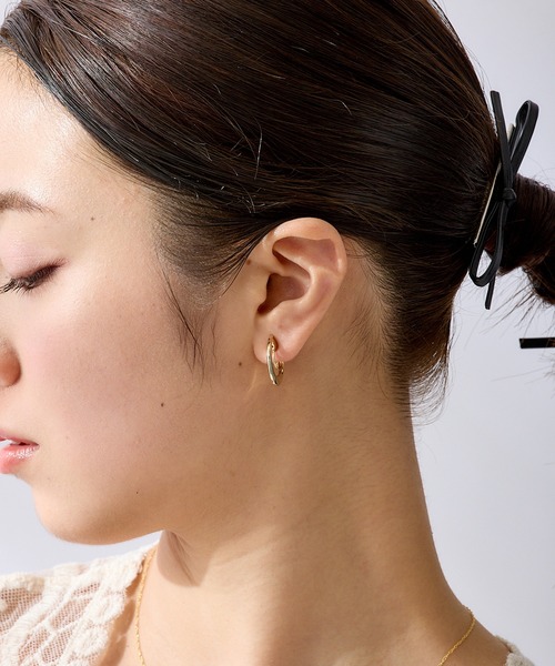CALIN STANDARD(カリンスタンダード)の「◆金属アレルギー対応◆◆made in japan◆【痛くない】【落ちにくい】【ストレスフリーな着け心地】スリムライン グランループフィットイヤリング(イヤリング・レディース・シルバー/ゴールド・FREE)」の3枚目の写真