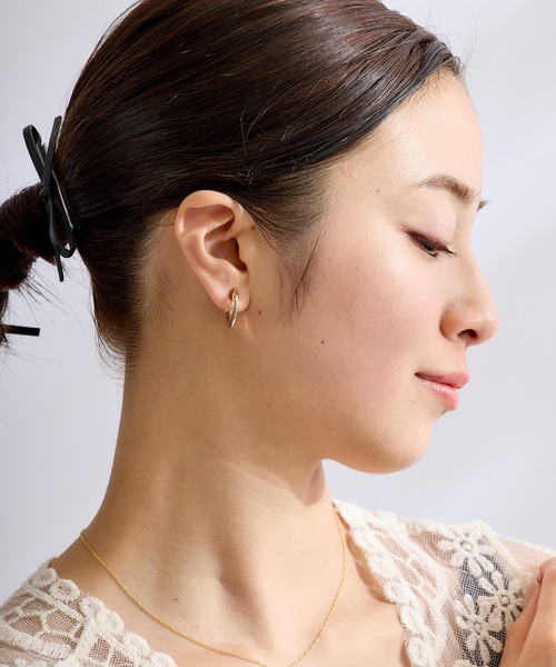 CALIN STANDARD(カリンスタンダード)の「◆金属アレルギー対応◆◆made in japan◆【痛くない】【落ちにくい】【ストレスフリーな着け心地】スリムライン グランループフィットイヤリング(イヤリング・レディース・シルバー/ゴールド・FREE)」の6枚目の写真