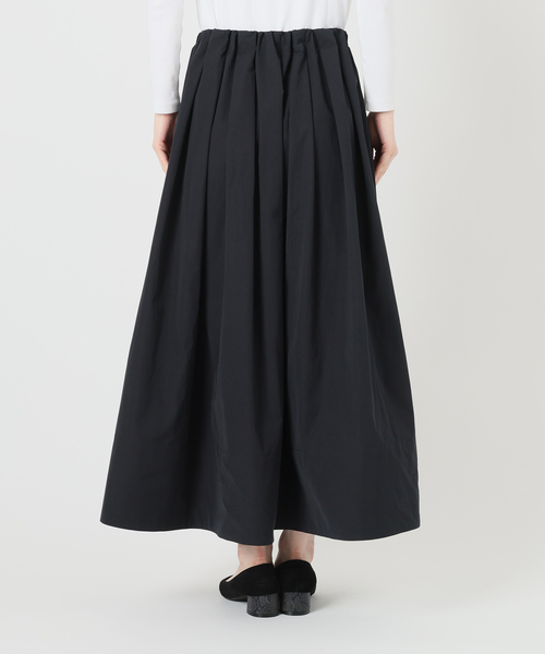 IENA（イエナ）の「ウォッシャブル タフタギャザーフレアスカート（スカート・レディース・ブラック/ホワイト/ベージュ・34/36/38）」の15枚目の写真