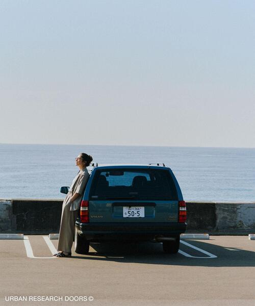 URBAN RESEARCH DOORS（アーバンリサーチドアーズ）の「『UR TECH』完声/涼ギャザーワイドパンツ（その他パンツ・レディース・ベージュ/グレー・SMALL/MEDIUM/LARGE）」の4枚目の写真