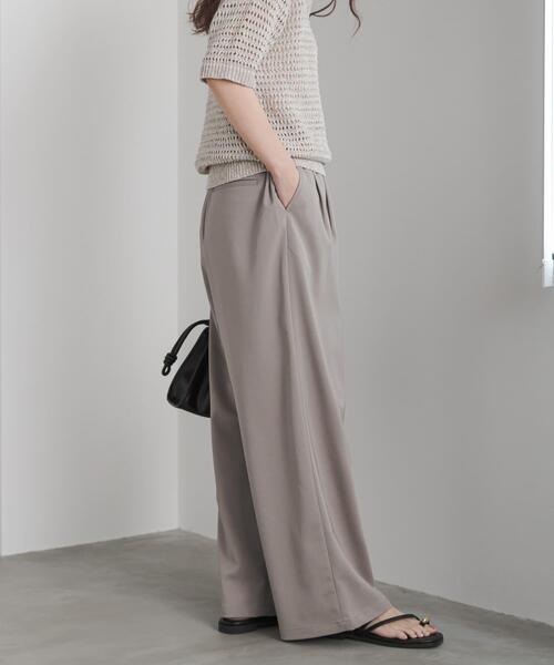 URBAN RESEARCH DOORS（アーバンリサーチドアーズ）の「『UR TECH』完声/涼ギャザーワイドパンツ（その他パンツ・レディース・ベージュ/グレー・SMALL/MEDIUM/LARGE）」の6枚目の写真