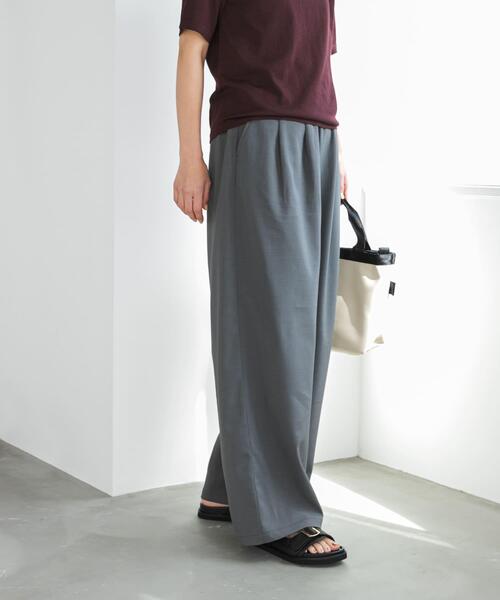 URBAN RESEARCH DOORS（アーバンリサーチドアーズ）の「『UR TECH』完声/涼ギャザーワイドパンツ（その他パンツ・レディース・ベージュ/グレー・SMALL/MEDIUM/LARGE）」の15枚目の写真