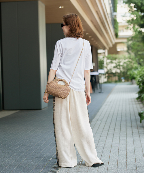VERMEIL par iena（ヴェルメイユパーイエナ）の「ディオラマ クルーネック Tシャツ（Tシャツ/カットソー・レディース・ブラック/ホワイト・FREE）」の14枚目の写真