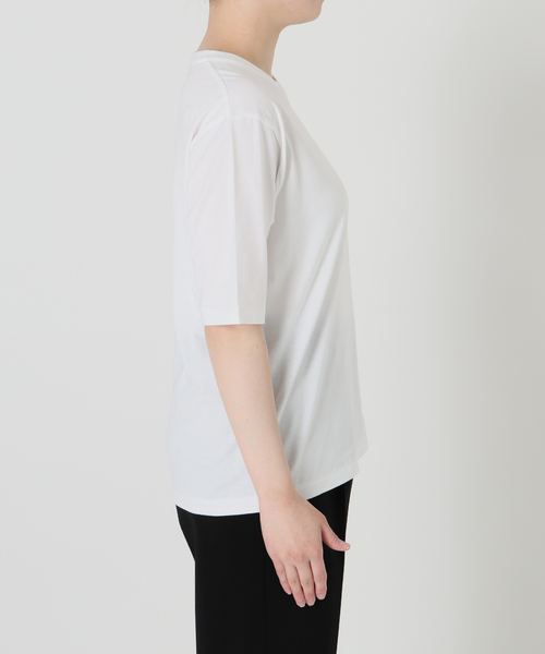 VERMEIL par iena(ヴェルメイユパーイエナ)の「ディオラマ クルーネック Tシャツ(Tシャツ/カットソー・レディース・ブラック/ホワイト・FREE)」の21枚目の写真