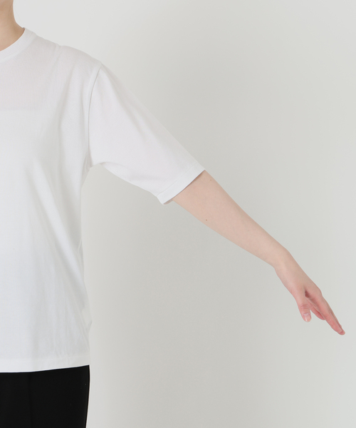 VERMEIL par iena(ヴェルメイユパーイエナ)の「ディオラマ クルーネック Tシャツ(Tシャツ/カットソー・レディース・ブラック/ホワイト・FREE)」の22枚目の写真