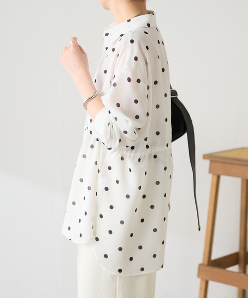 COLLAGE GALLARDAGALANTE（コラージュガリャルダガランテ）の「ドロストシェイプシアーシャツ/WEB限定カラー展開（シャツ/ブラウス・レディース・オフホワイト/ピンク/ネイビー/カーキ・FREE）」の10枚目の写真