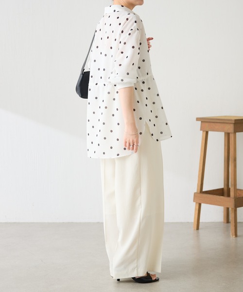 COLLAGE GALLARDAGALANTE（コラージュガリャルダガランテ）の「ドロストシェイプシアーシャツ/WEB限定カラー展開（シャツ/ブラウス・レディース・オフホワイト/ピンク/ネイビー/カーキ・FREE）」の17枚目の写真