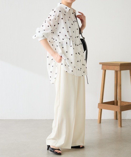 COLLAGE GALLARDAGALANTE（コラージュガリャルダガランテ）の「ドロストシェイプシアーシャツ/WEB限定カラー展開（シャツ/ブラウス・レディース・オフホワイト/ピンク/ネイビー/カーキ・FREE）」の18枚目の写真