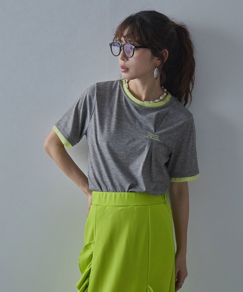 bohmal（ボマール）の「バイカラーロゴ刺繍タックデザインTシャツ（Tシャツ/カットソー・レディース・チャコールグレー/グレー/ブラウン・FREE）」の19枚目の写真