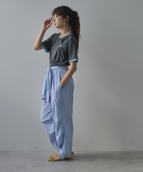 bohmal（ボマール）の「バイカラーロゴ刺繍タックデザインTシャツ（Tシャツ/カットソー・レディース・チャコールグレー/グレー/ブラウン・FREE）」の7枚目の写真