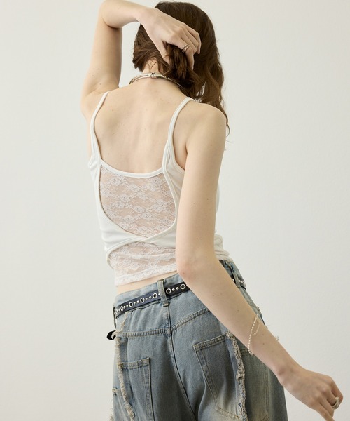 uyu.(ウユ)の「【後ろ姿で華やぐ】バックレース キャミソールトップス(キャミソール・レディース・グレー/ホワイト/ブラック・FREE)」の6枚目の写真