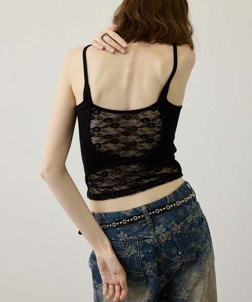 uyu.(ウユ)の「【後ろ姿で華やぐ】バックレース キャミソールトップス(キャミソール・レディース・グレー/ホワイト/ブラック・FREE)」の12枚目の写真