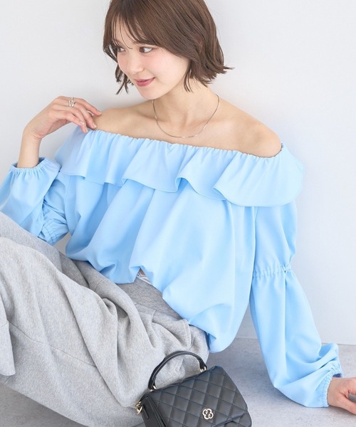 earth music&ecology(アースミュージックアンドエコロジー)の「2wayオフショルバルーンヘムフリルブラウス(シャツ/ブラウス・レディース・ブラック/アイボリー/ブルー・FREE)」の3枚目の写真