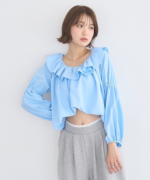 earth music&ecology(アースミュージックアンドエコロジー)の「2wayオフショルバルーンヘムフリルブラウス(シャツ/ブラウス・レディース・ブラック/アイボリー/ブルー・FREE)」の13枚目の写真