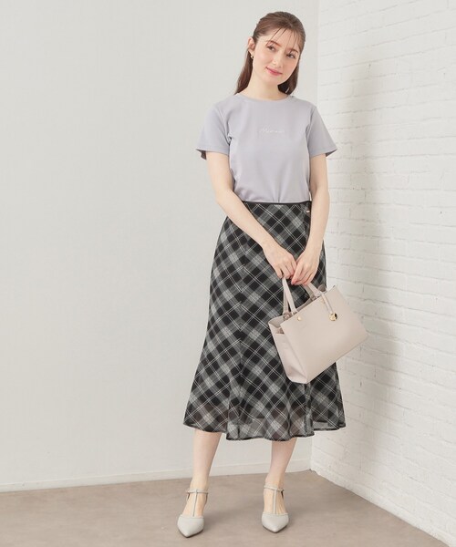 index(インデックス)の「【UVケア/接触冷感】フロントロゴ刺繍Tシャツ《洗濯機OK/S-3L/7col》(Tシャツ/カットソー・レディース・ブラウン系その他5/ホワイト系9/ネイビー/ベージュ系その他7/グレー/オフホワイト/ピンク・38/36/44/42/40)」の8枚目の写真