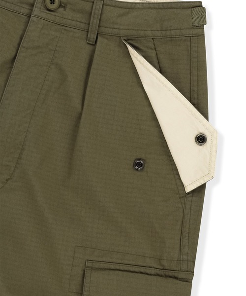 SUNLOVE（サンラブ）の「Vector Cargo Pants（カーゴパンツ・レディース・レッド/オリーブ/チャコール・S/M/L）」の15枚目の写真