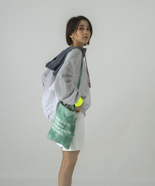 FREAK'S STORE(フリークスストア)の「SUBLIME/サブライム TYEDIE SACOCCHE サコッシュ(ショルダーバッグ・メンズ・ブラック/ブルーグリーン/サックスブルー・ONE SIZE)」の11枚目の写真